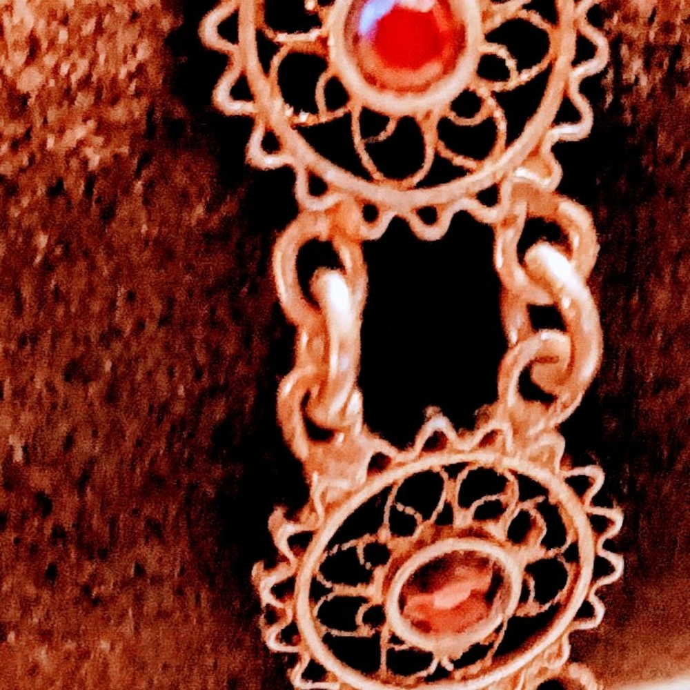 Sterling Silver 9.25 Red Ruby Gemstone Flower Design Pattern Cluster Bracelet.